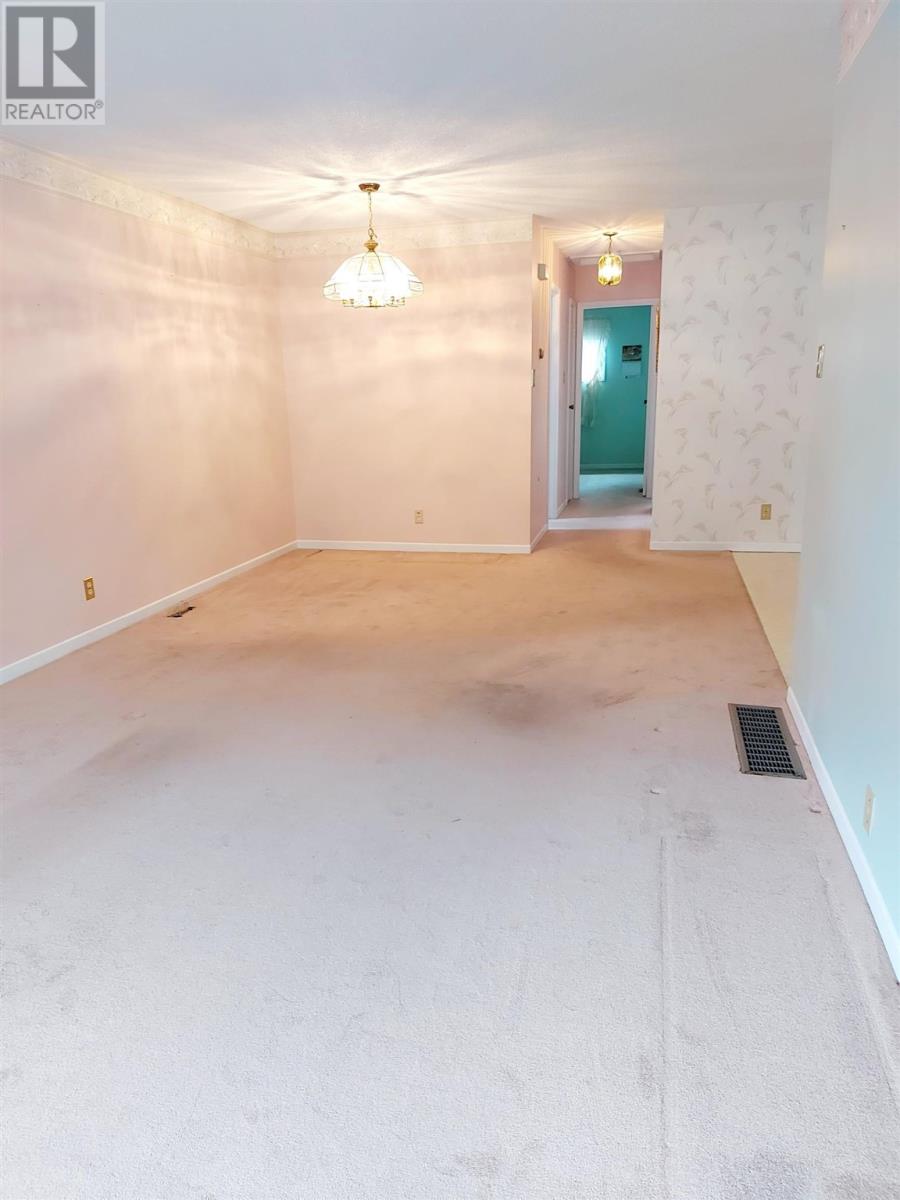 158 Taylor Blvd, Elliot Lake, Ontario  P5A 3L1 - Photo 5 - SM252566