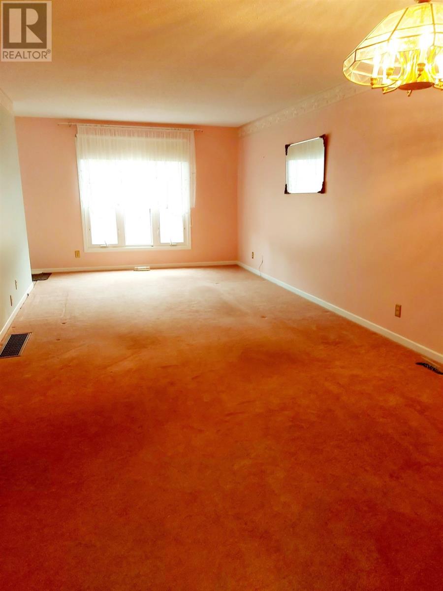 158 Taylor Blvd, Elliot Lake, Ontario  P5A 3L1 - Photo 7 - SM252566