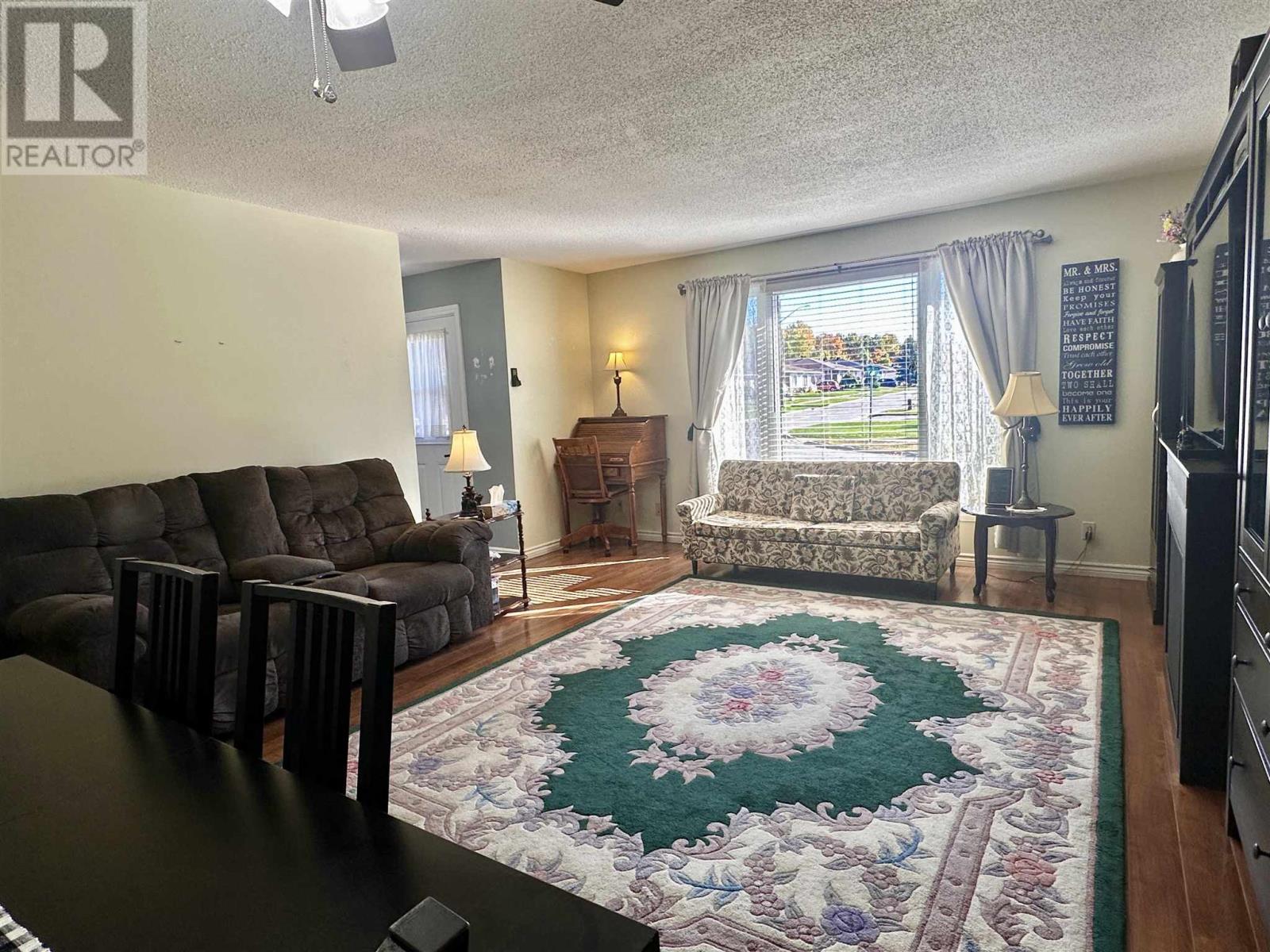 62 Taylor Blvd, Elliot Lake, Ontario  P5A 3H8 - Photo 6 - SM252680