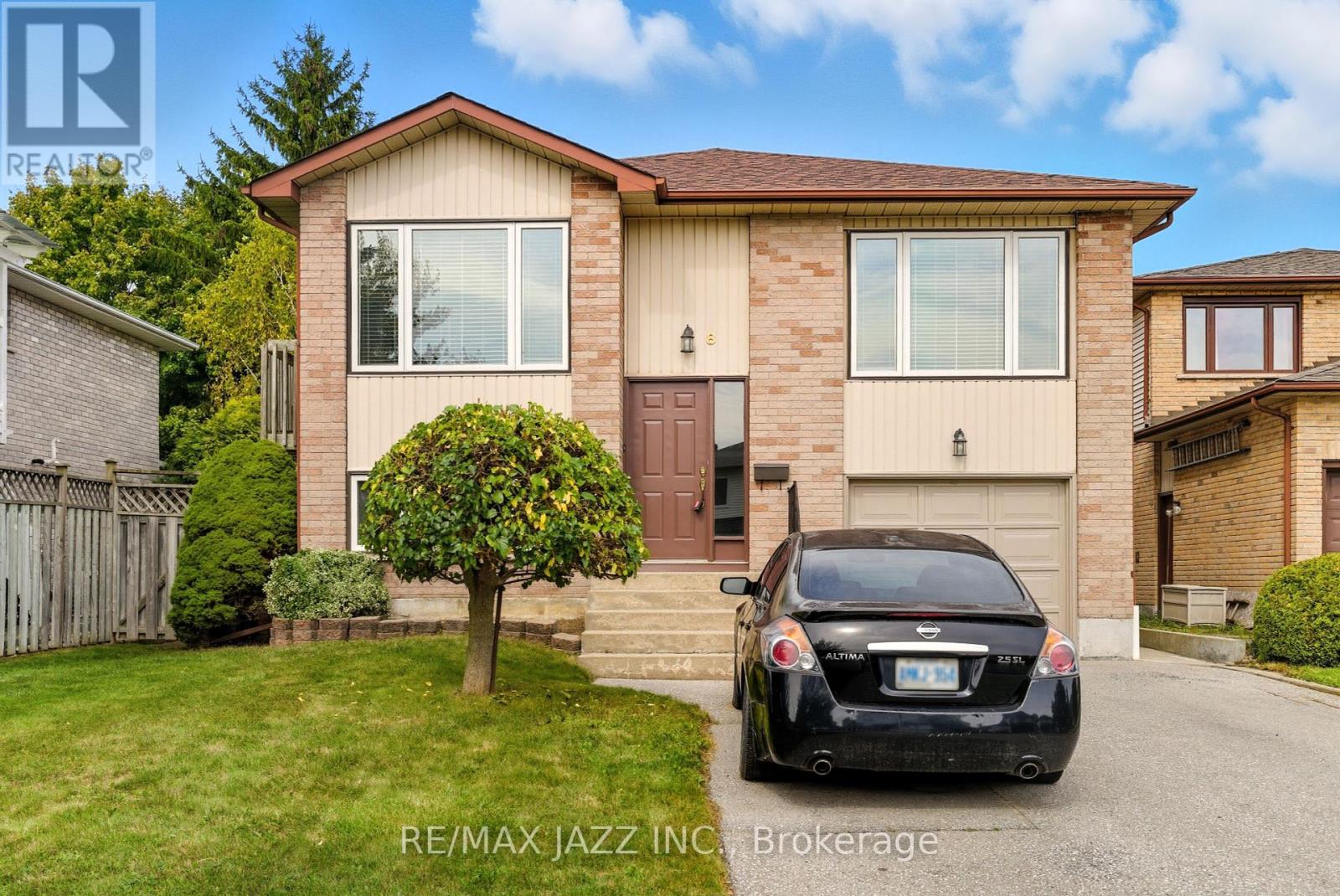 UPPER LEVEL - 8 OBAN COURT, Clarington, Ontario
