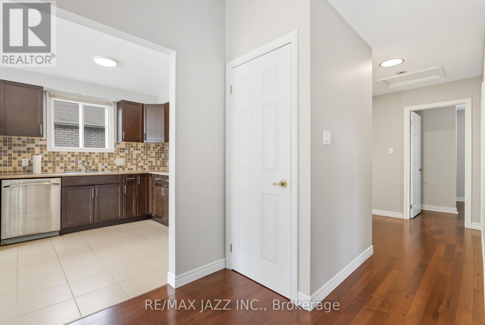 Upper Level - 8 Oban Court, Clarington, Ontario  L1E 1Z7 - Photo 10 - E12466253