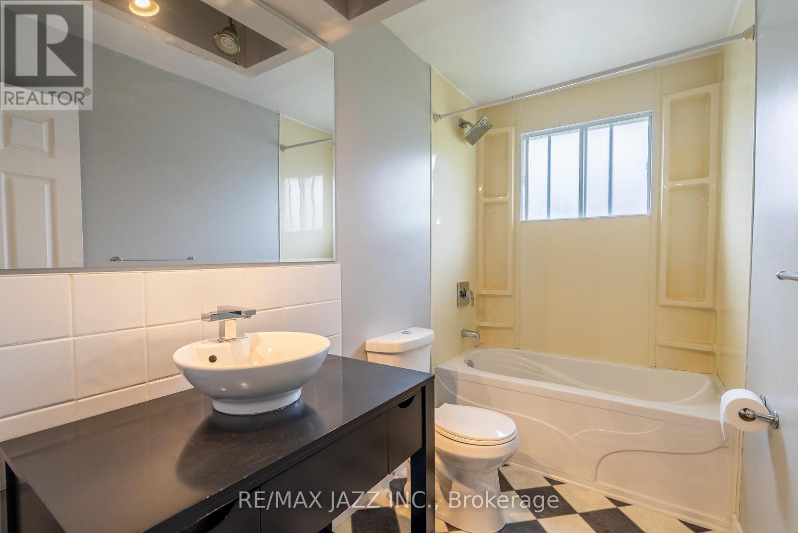 Upper Level - 8 Oban Court, Clarington, Ontario  L1E 1Z7 - Photo 24 - E12466253
