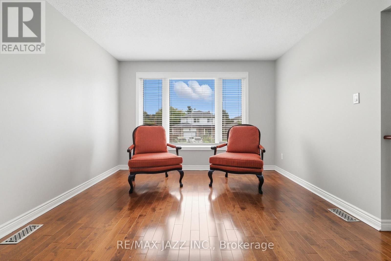 Upper Level - 8 Oban Court, Clarington, Ontario  L1E 1Z7 - Photo 8 - E12466253