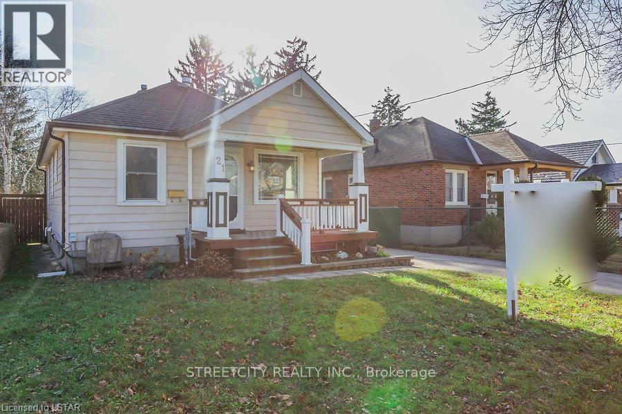21 EASTMAN AVENUE, London East, Ontario