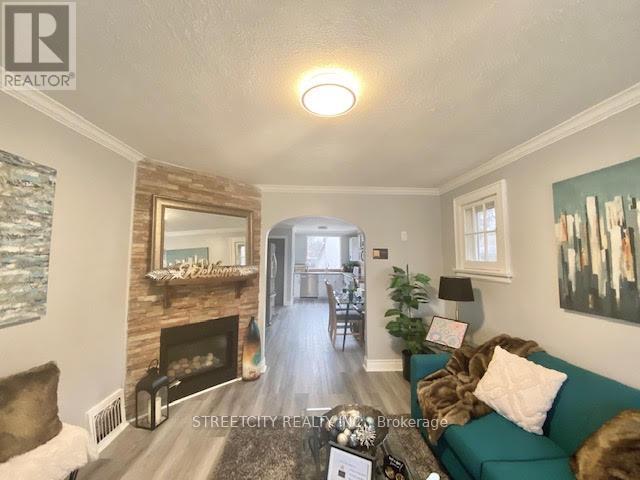 21 Eastman Avenue, London East, Ontario  N5W 2M3 - Photo 3 - X12466205