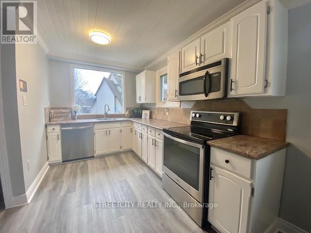 21 Eastman Avenue, London East, Ontario  N5W 2M3 - Photo 6 - X12466205
