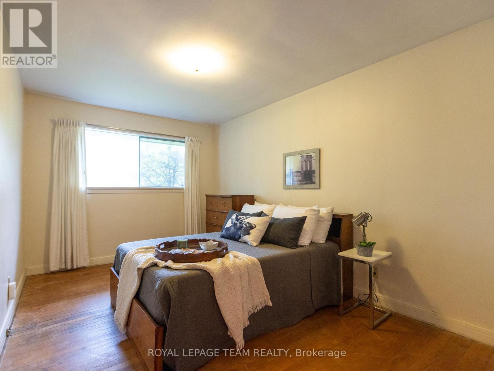 1231 Ridgemont Avenue, Ottawa, Ontario  K1V 6E6 - Photo 12 - X12466119