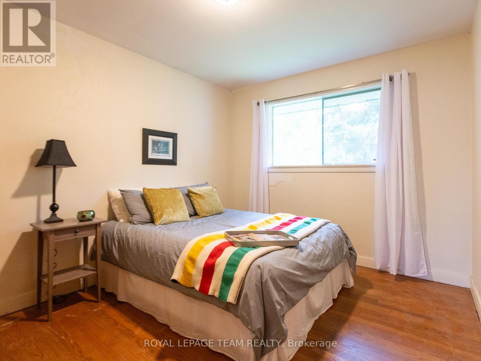 1231 Ridgemont Avenue, Ottawa, Ontario  K1V 6E6 - Photo 14 - X12466119