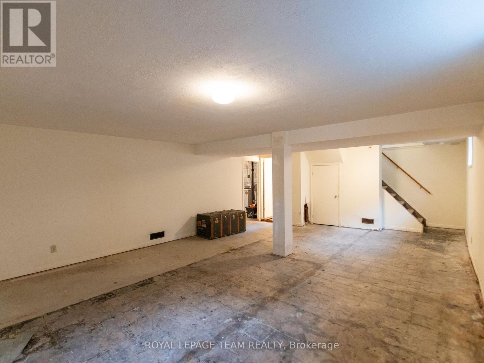 1231 Ridgemont Avenue, Ottawa, Ontario  K1V 6E6 - Photo 16 - X12466119