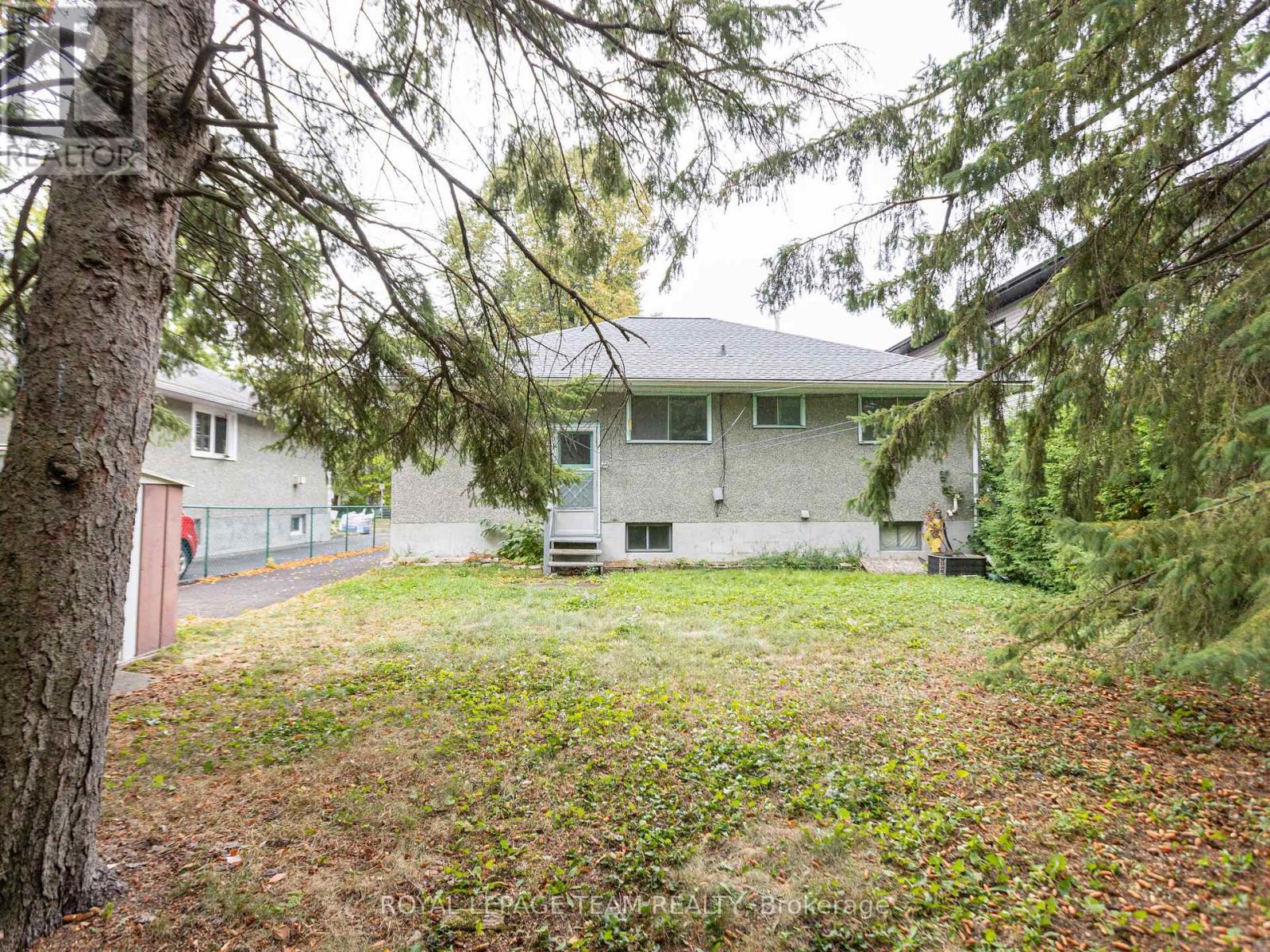1231 Ridgemont Avenue, Ottawa, Ontario  K1V 6E6 - Photo 18 - X12466119