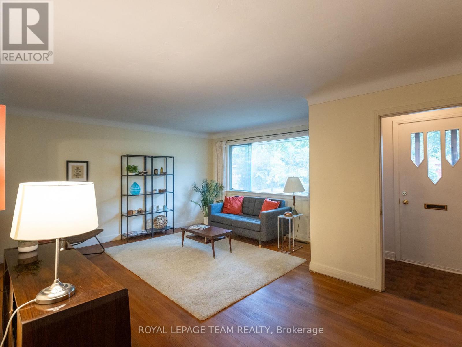 1231 Ridgemont Avenue, Ottawa, Ontario  K1V 6E6 - Photo 3 - X12466119