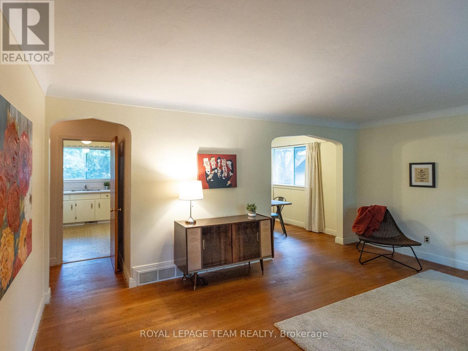 1231 Ridgemont Avenue, Ottawa, Ontario  K1V 6E6 - Photo 5 - X12466119