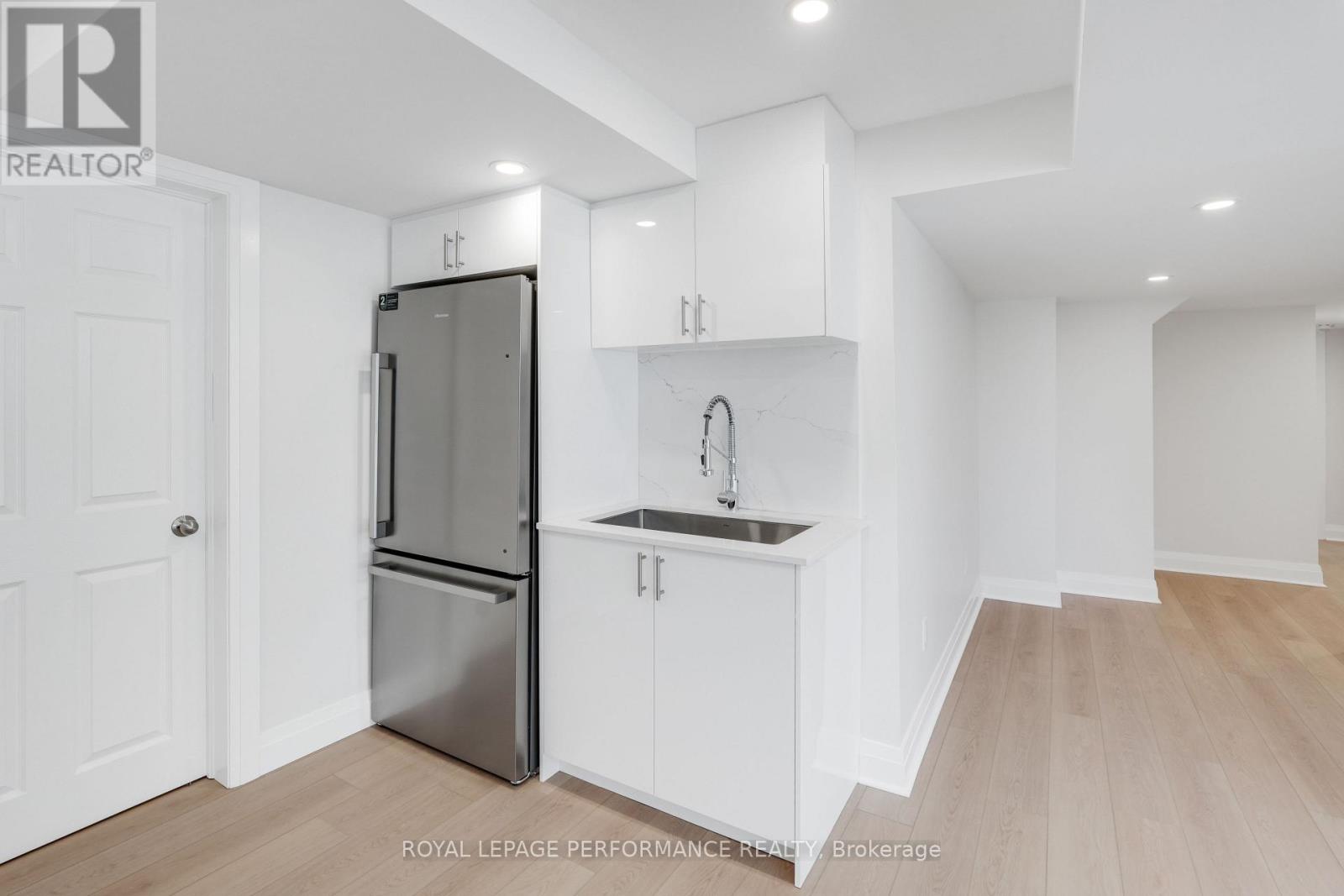 1820 Appleford Street, Ottawa, Ontario  K1J 1K2 - Photo 10 - X12466239