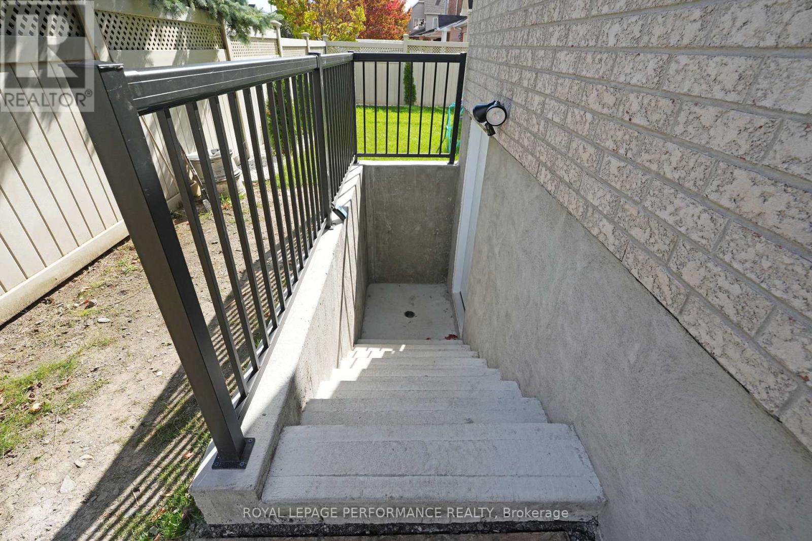 1820 Appleford Street, Ottawa, Ontario  K1J 1K2 - Photo 23 - X12466239