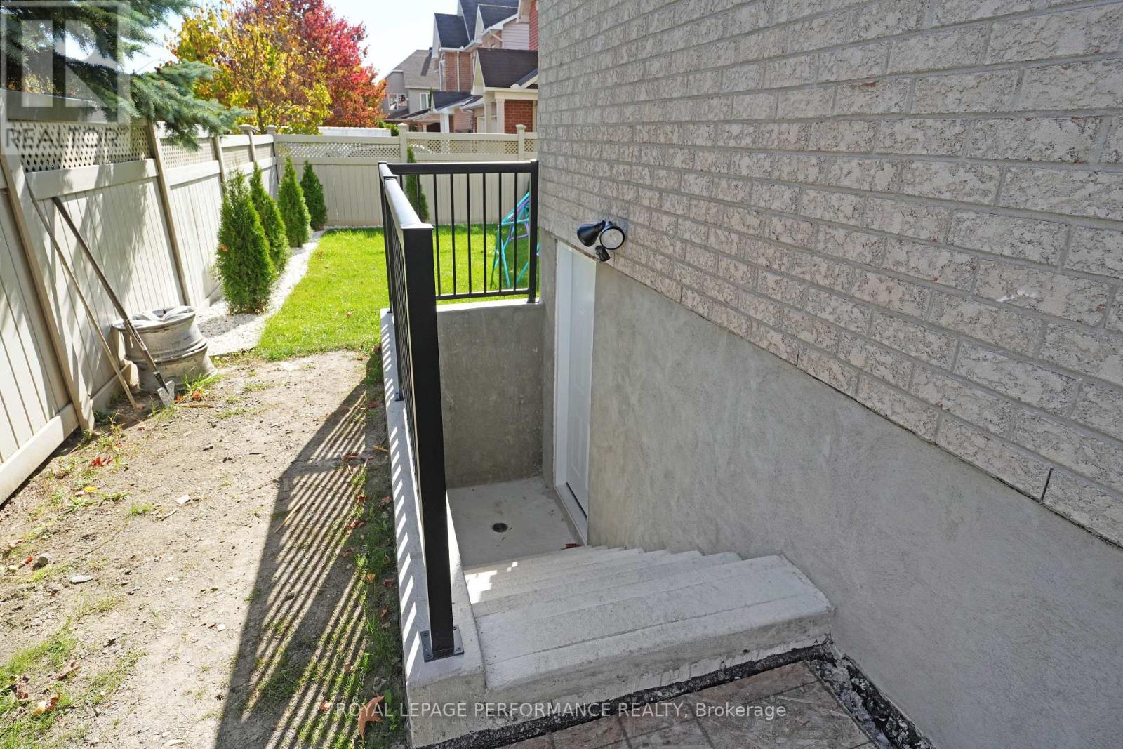 1820 Appleford Street, Ottawa, Ontario  K1J 1K2 - Photo 24 - X12466239