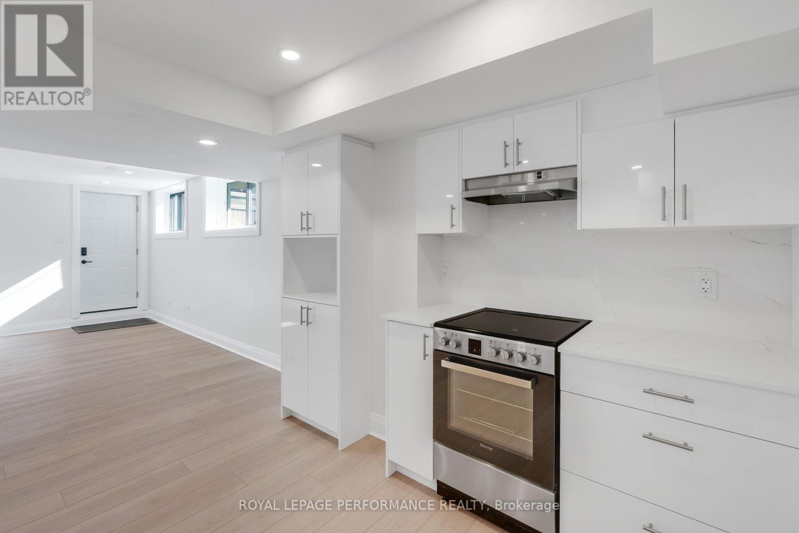 1820 Appleford Street, Ottawa, Ontario  K1J 1K2 - Photo 8 - X12466239