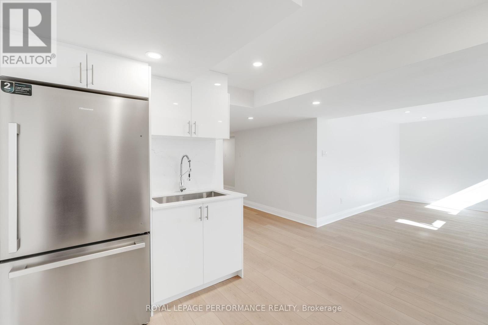 1820 Appleford Street, Ottawa, Ontario  K1J 1K2 - Photo 9 - X12466239