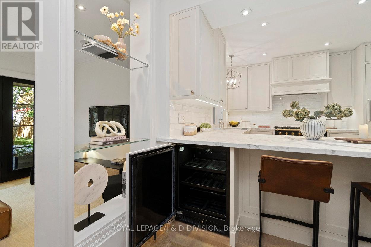 146 Balmoral Avenue, Toronto, Ontario  M4V 1J4 - Photo 16 - C12466073