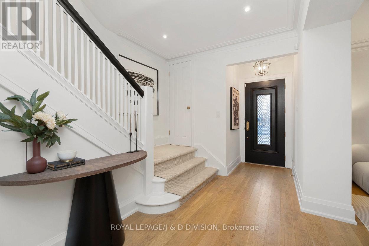 146 Balmoral Avenue, Toronto, Ontario  M4V 1J4 - Photo 3 - C12466073