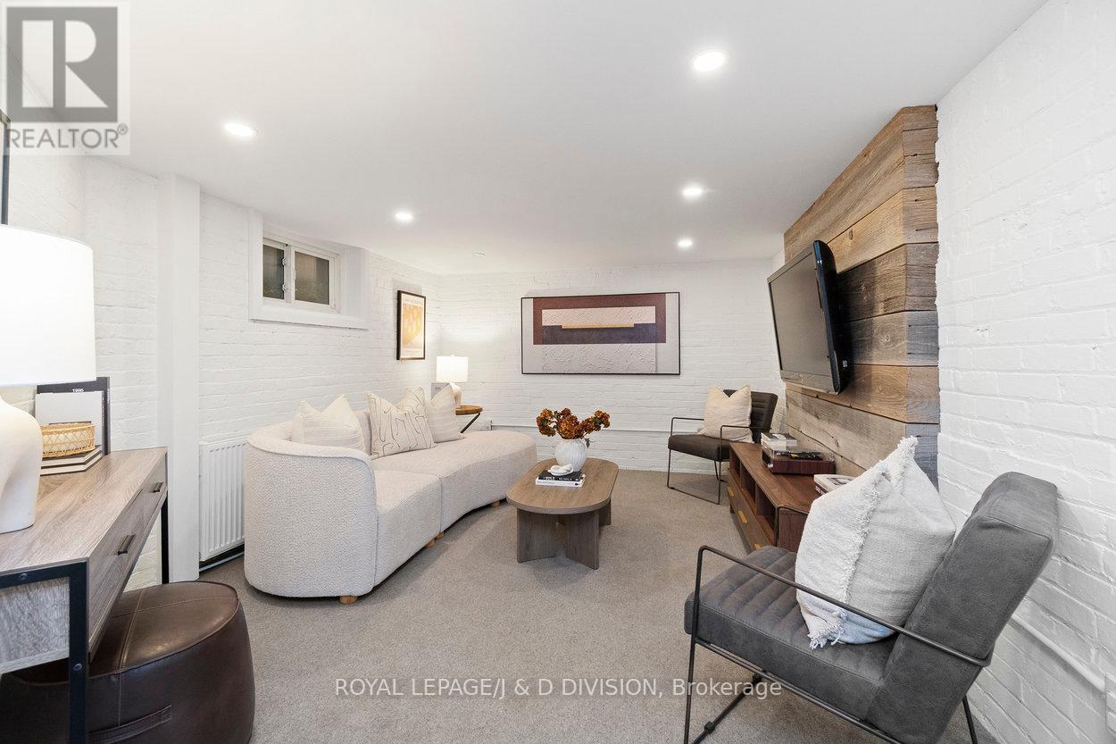 146 Balmoral Avenue, Toronto, Ontario  M4V 1J4 - Photo 39 - C12466073