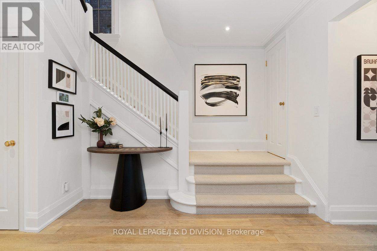 146 Balmoral Avenue, Toronto, Ontario  M4V 1J4 - Photo 5 - C12466073