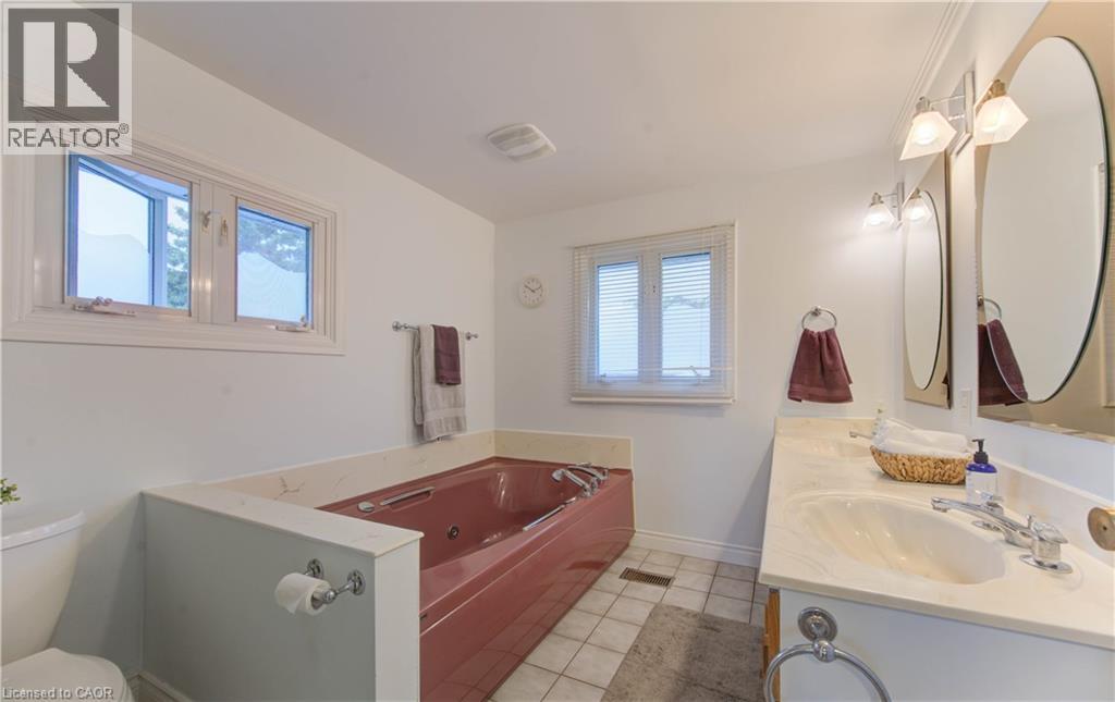 298 Creighton Court, Waterloo, Ontario  N2K 1W6 - Photo 19 - 40779369