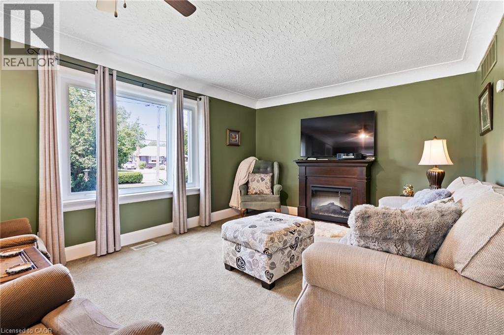 742 Broadway Street, Welland, Ontario  L3C 5M8 - Photo 7 - 40747532
