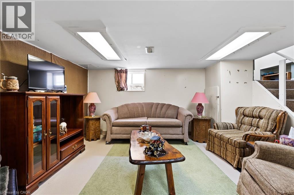 742 Broadway Street, Welland, Ontario  L3C 5M8 - Photo 17 - 40747532