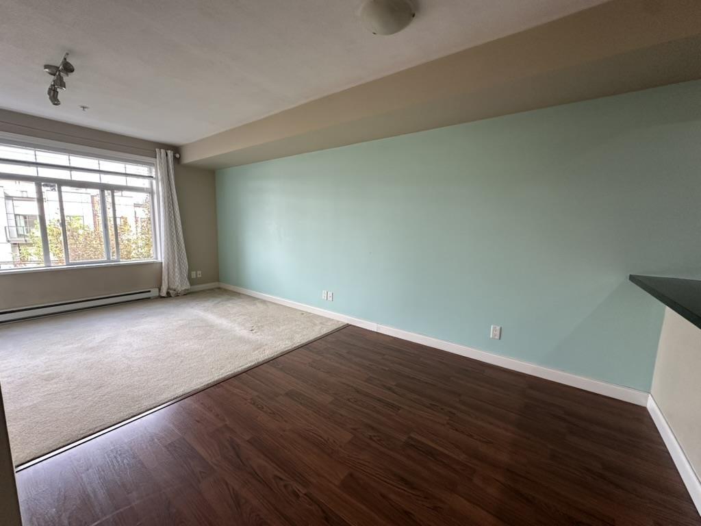 302 5516 198 Street, Langley, British Columbia  V3A 0A6 - Photo 2 - R3057991