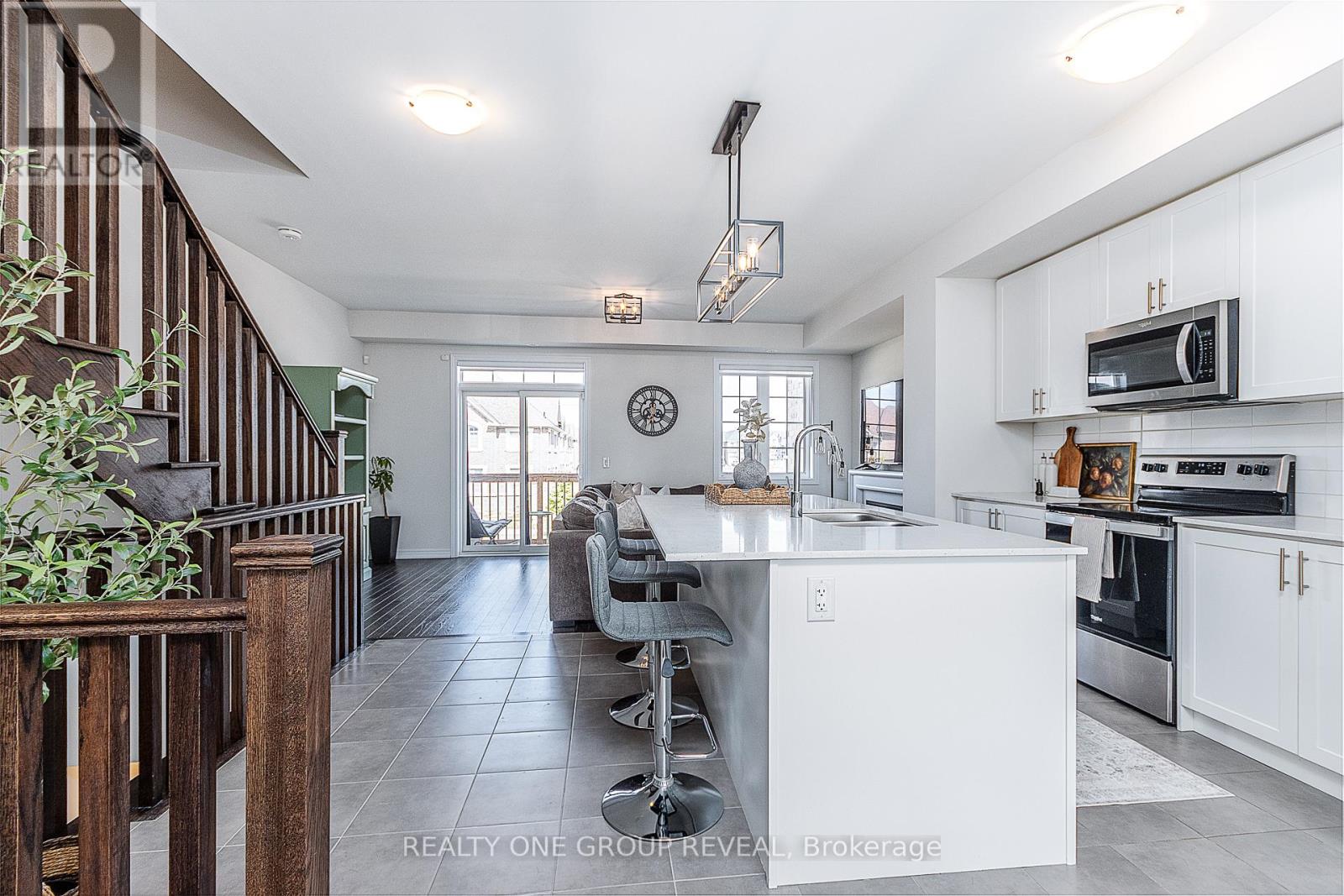 9 Morrison Crescent, Whitby, Ontario  L1P 0P4 - Photo 8 - E12466051