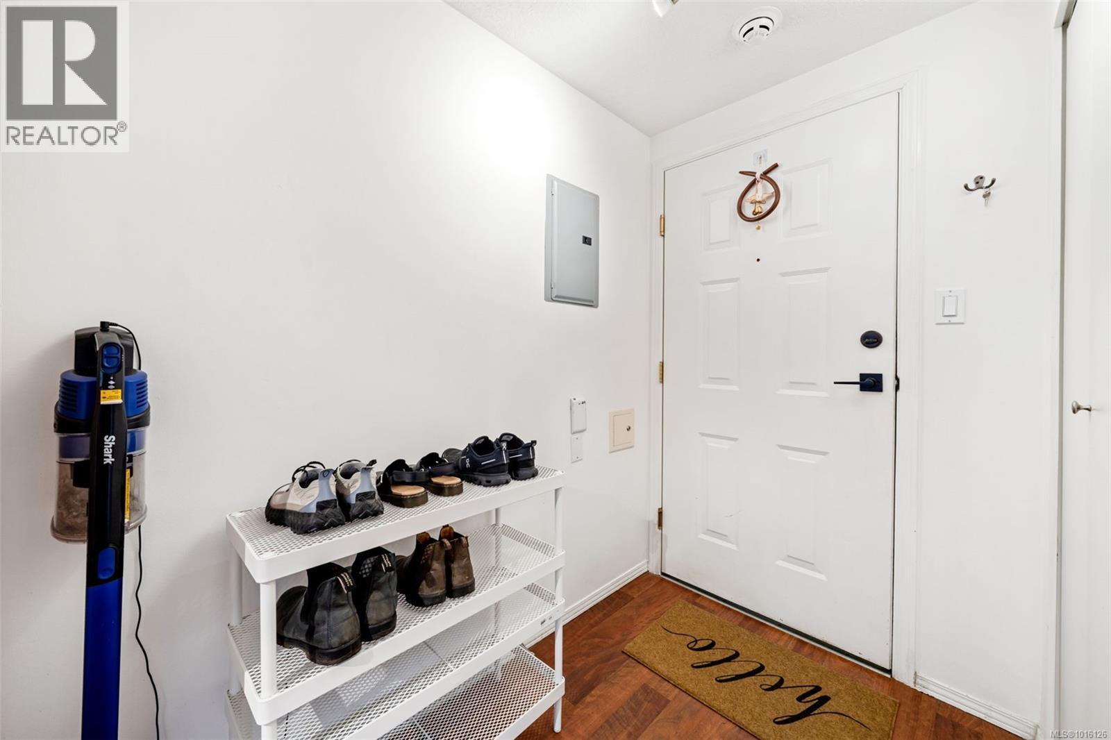 207 930 North Park St, Victoria, British Columbia V8T 1C6 - Photo 17 - 1016126