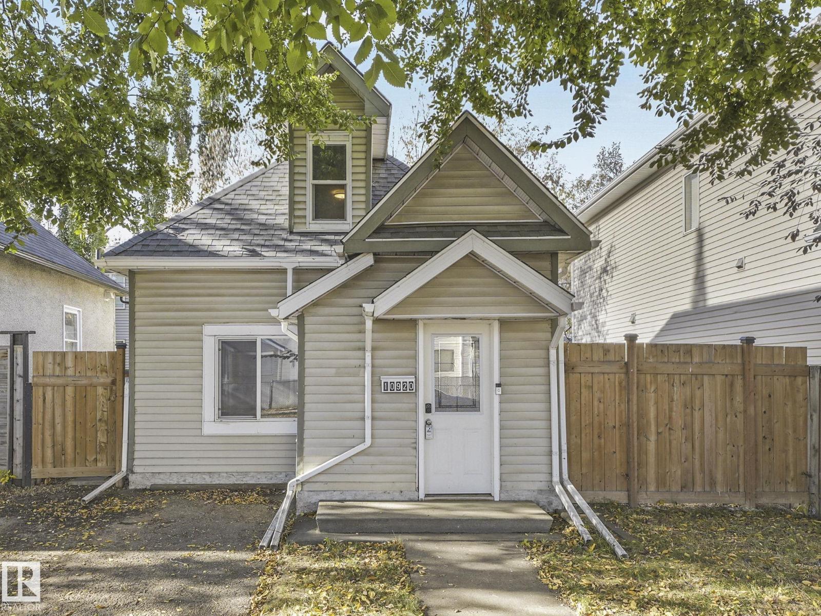 10920 92 St Nw, Edmonton, Alberta  T5H 1W1 - Photo 2 - E4462330