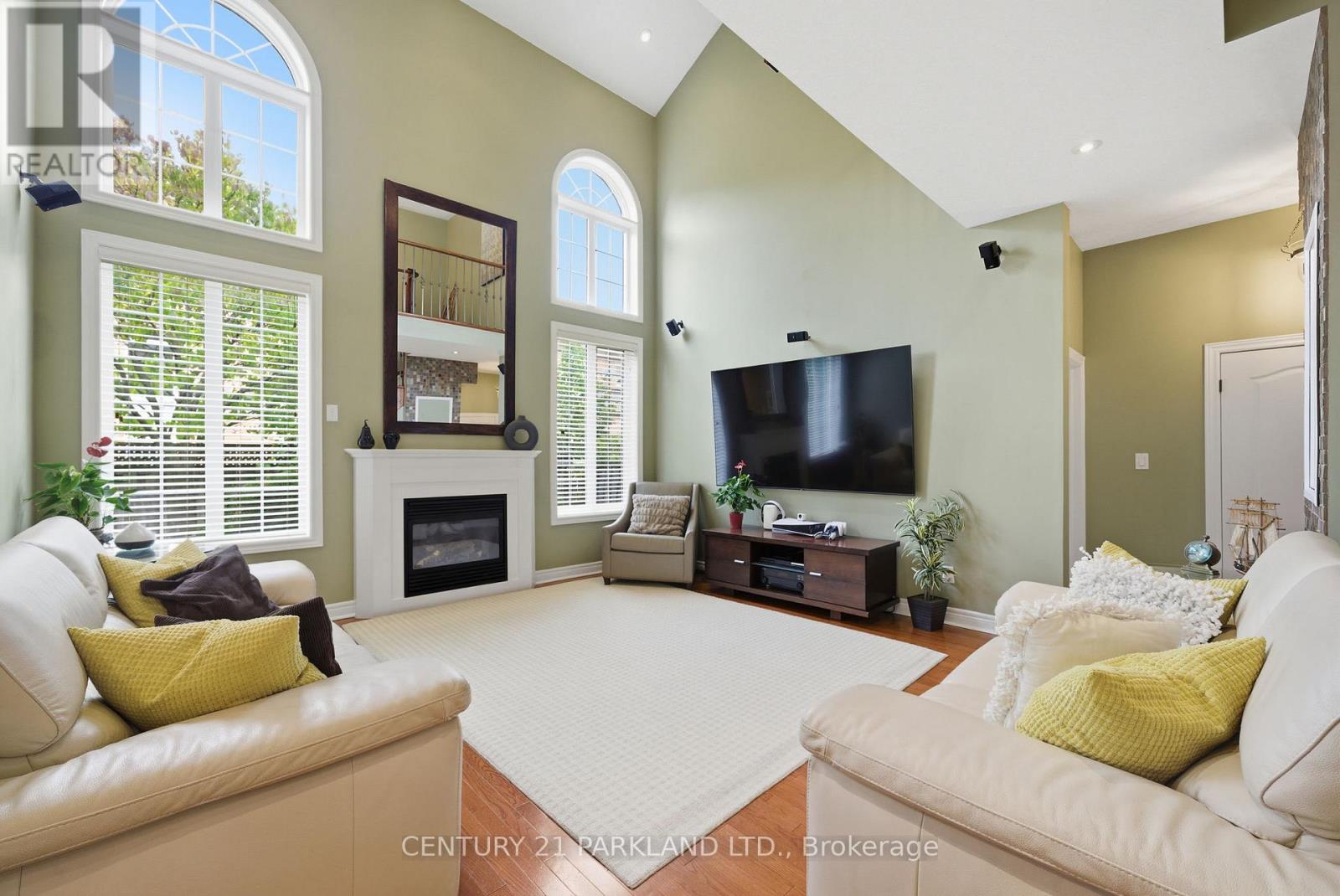 18 Turnbridge Road, Aurora, Ontario  L4G 7R9 - Photo 12 - N12466077