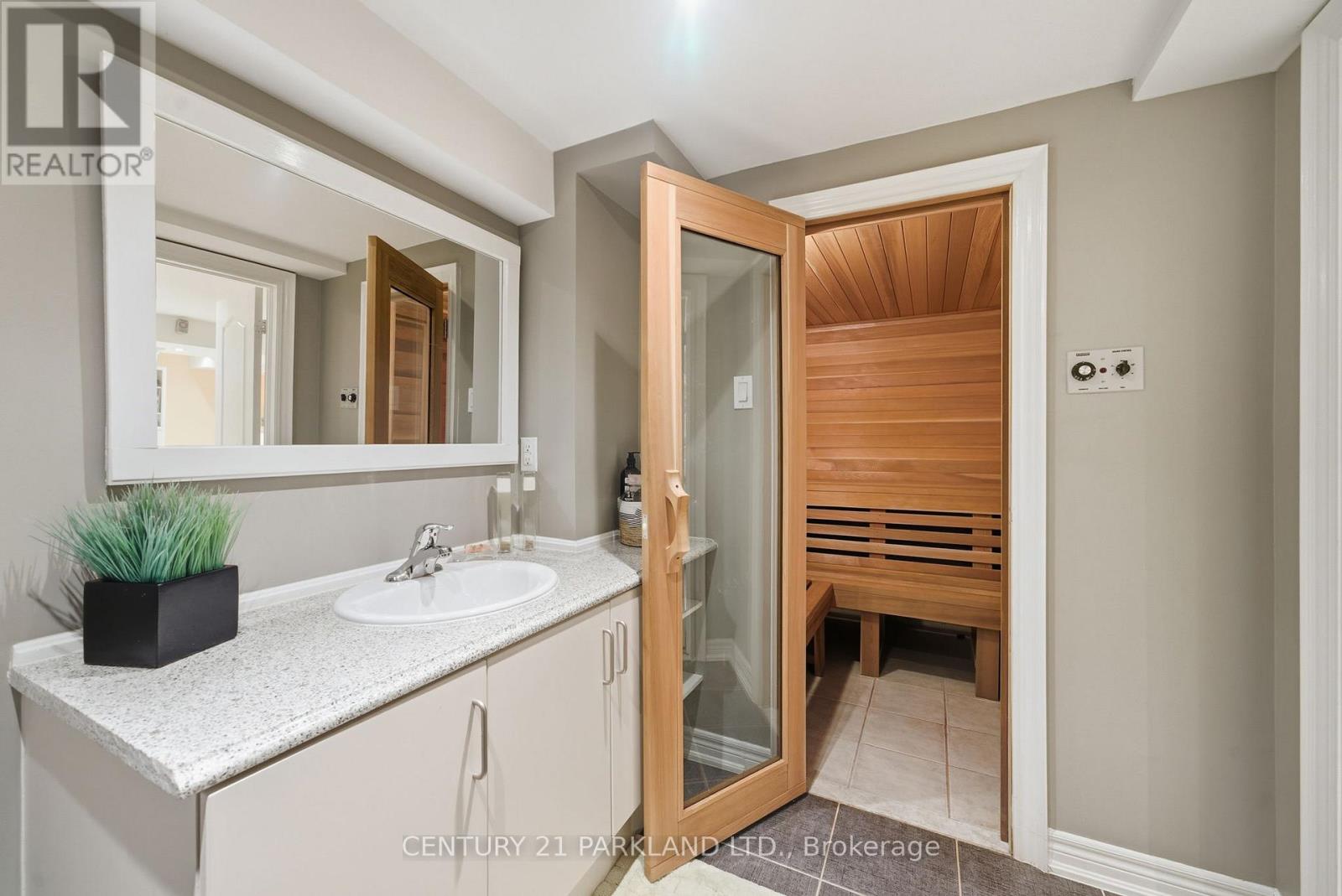 18 Turnbridge Road, Aurora, Ontario  L4G 7R9 - Photo 36 - N12466077