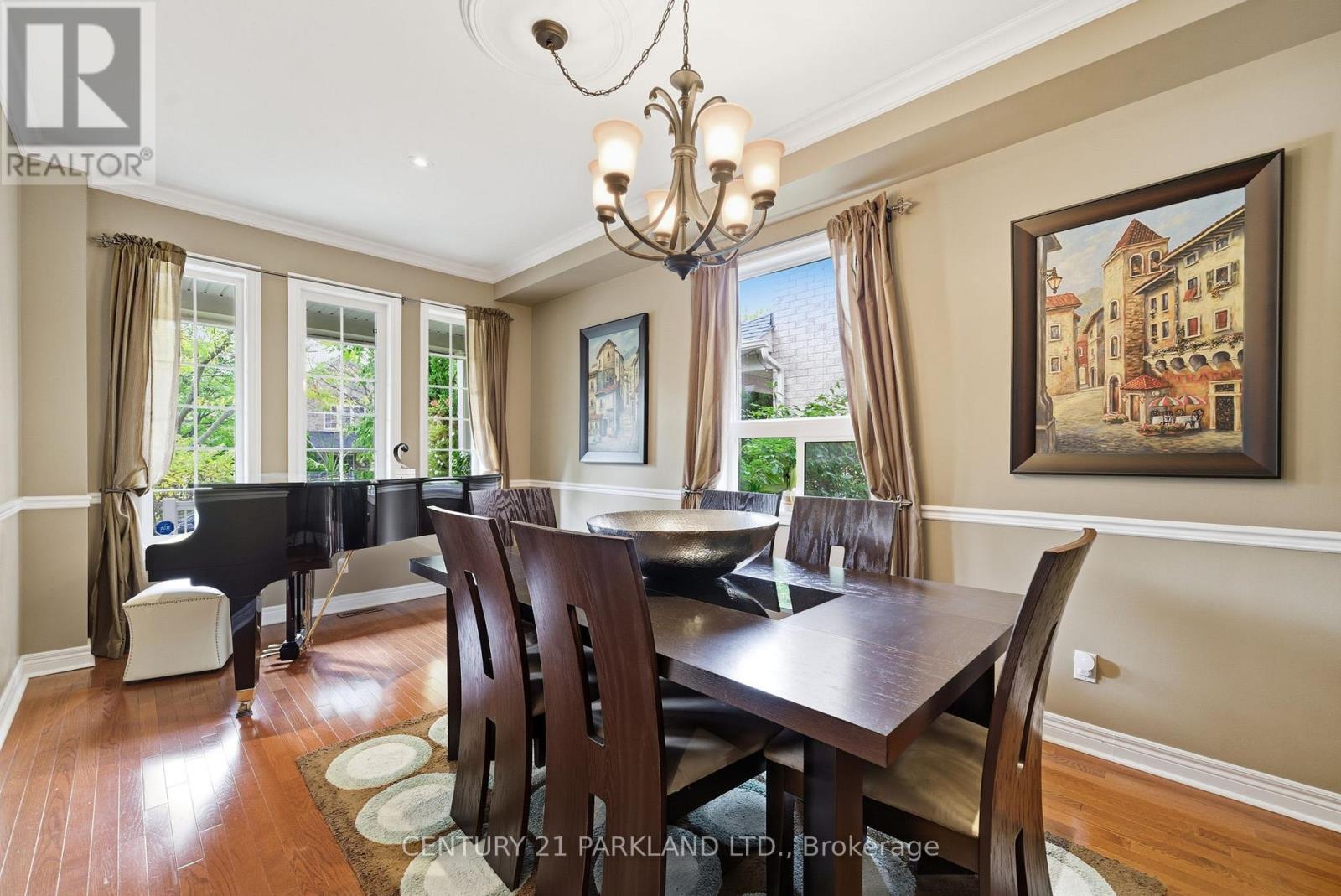 18 Turnbridge Road, Aurora, Ontario  L4G 7R9 - Photo 4 - N12466077