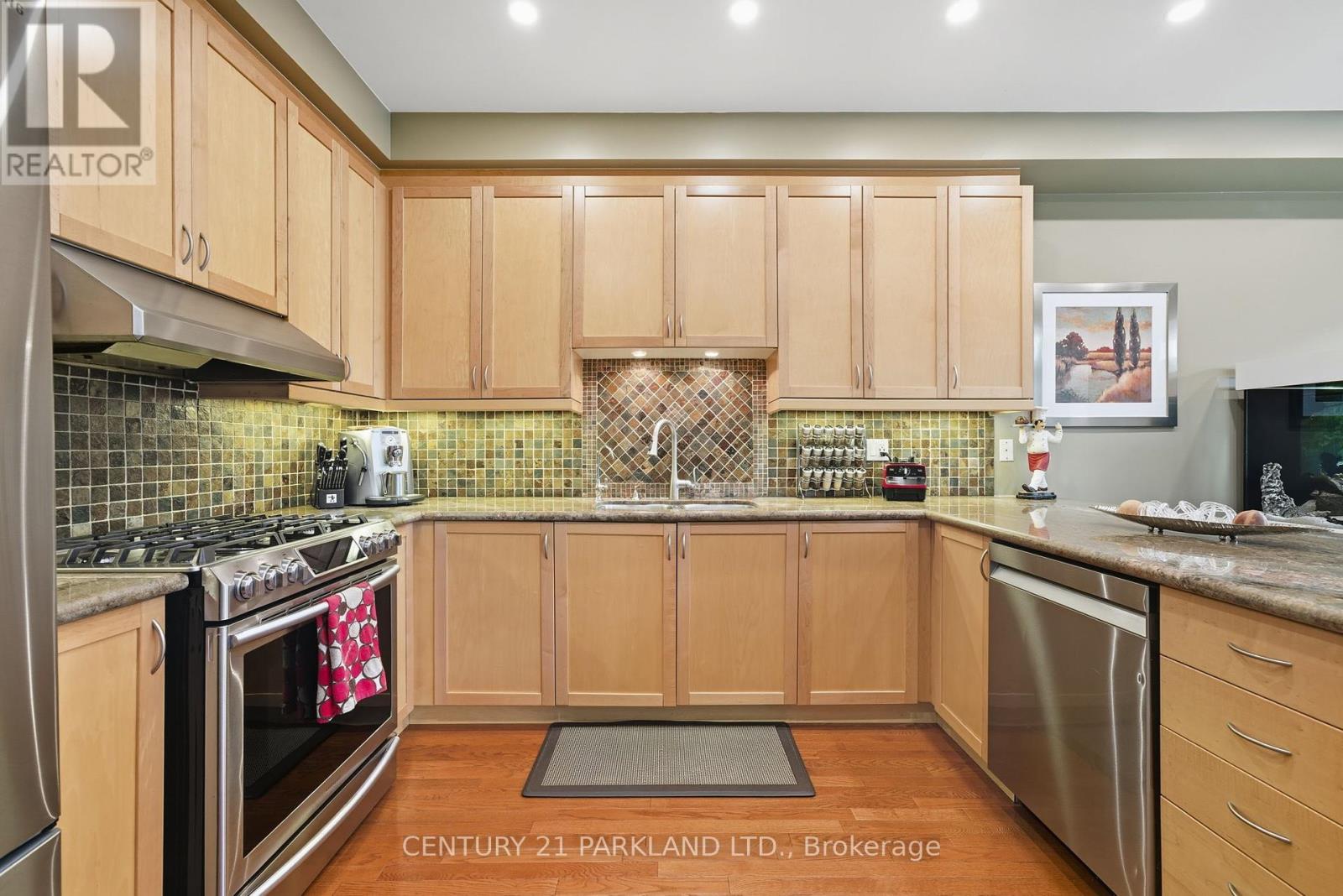 18 Turnbridge Road, Aurora, Ontario  L4G 7R9 - Photo 7 - N12466077
