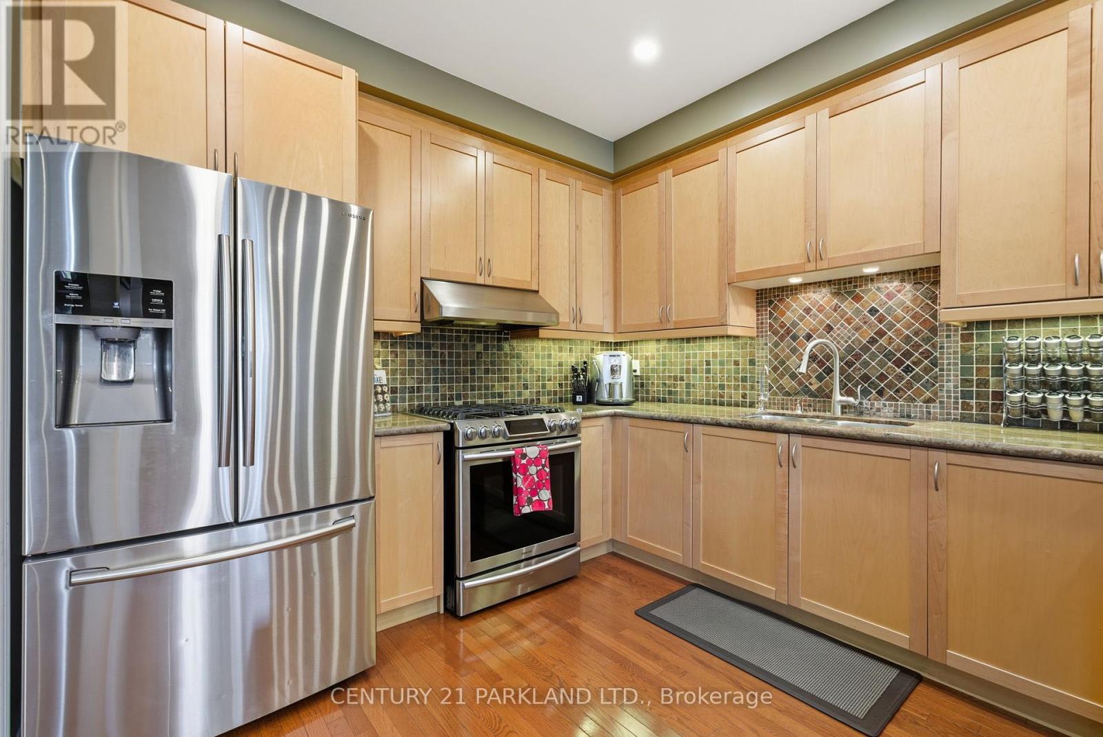 18 Turnbridge Road, Aurora, Ontario  L4G 7R9 - Photo 8 - N12466077