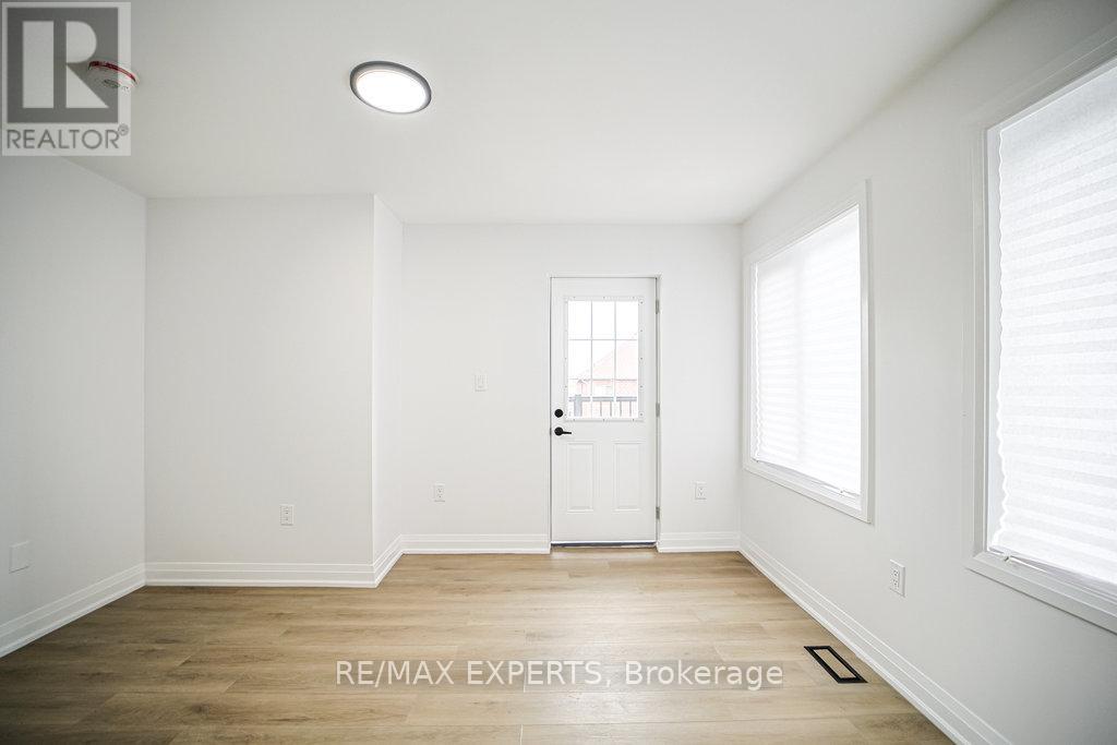 4 - 426 Veterans Drive, Barrie, Ontario  L4N 9G9 - Photo 11 - S12466026