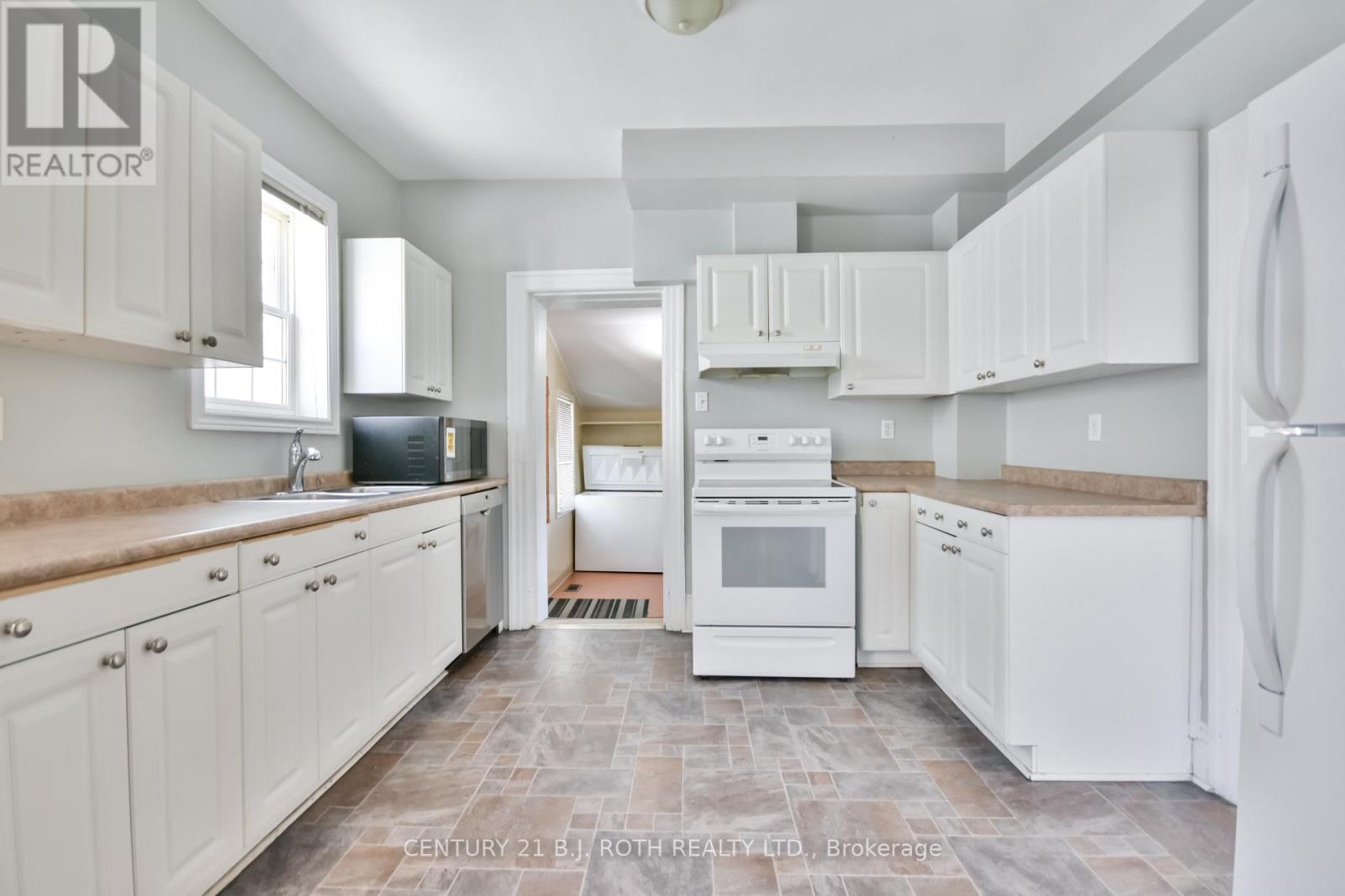 67 Nottawasaga Street, Orillia, Ontario  L3V 3J5 - Photo 10 - S12466043