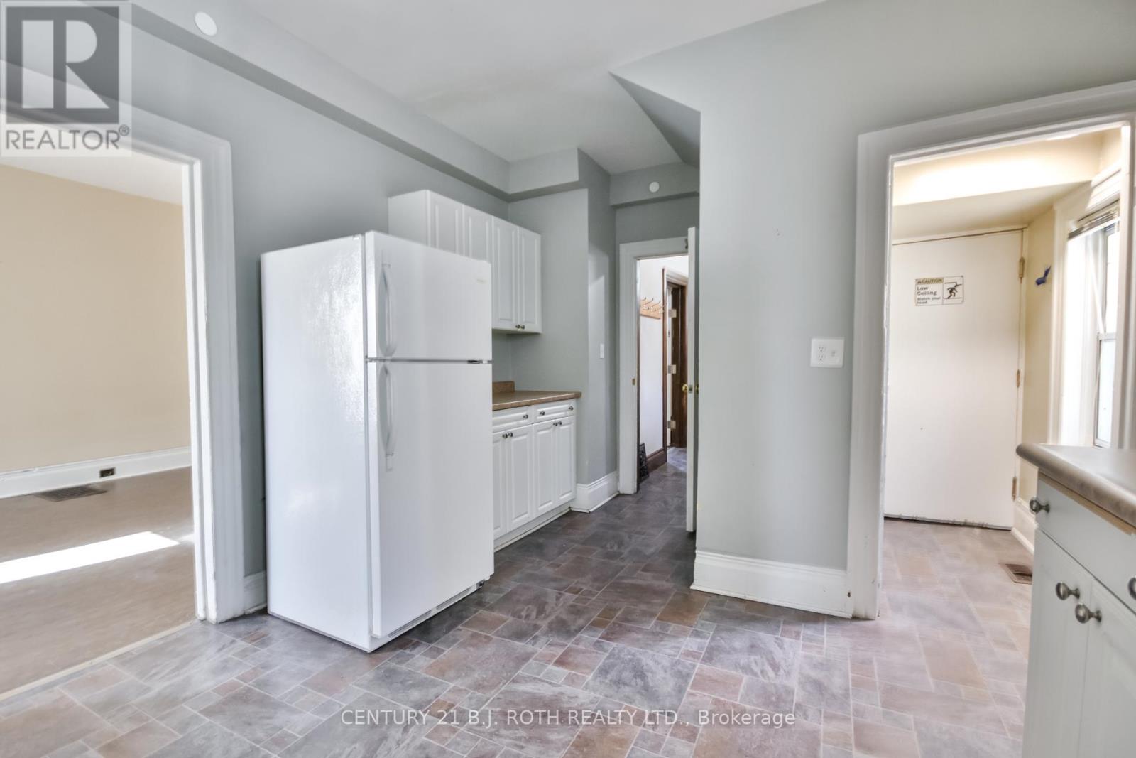 67 Nottawasaga Street, Orillia, Ontario  L3V 3J5 - Photo 11 - S12466043