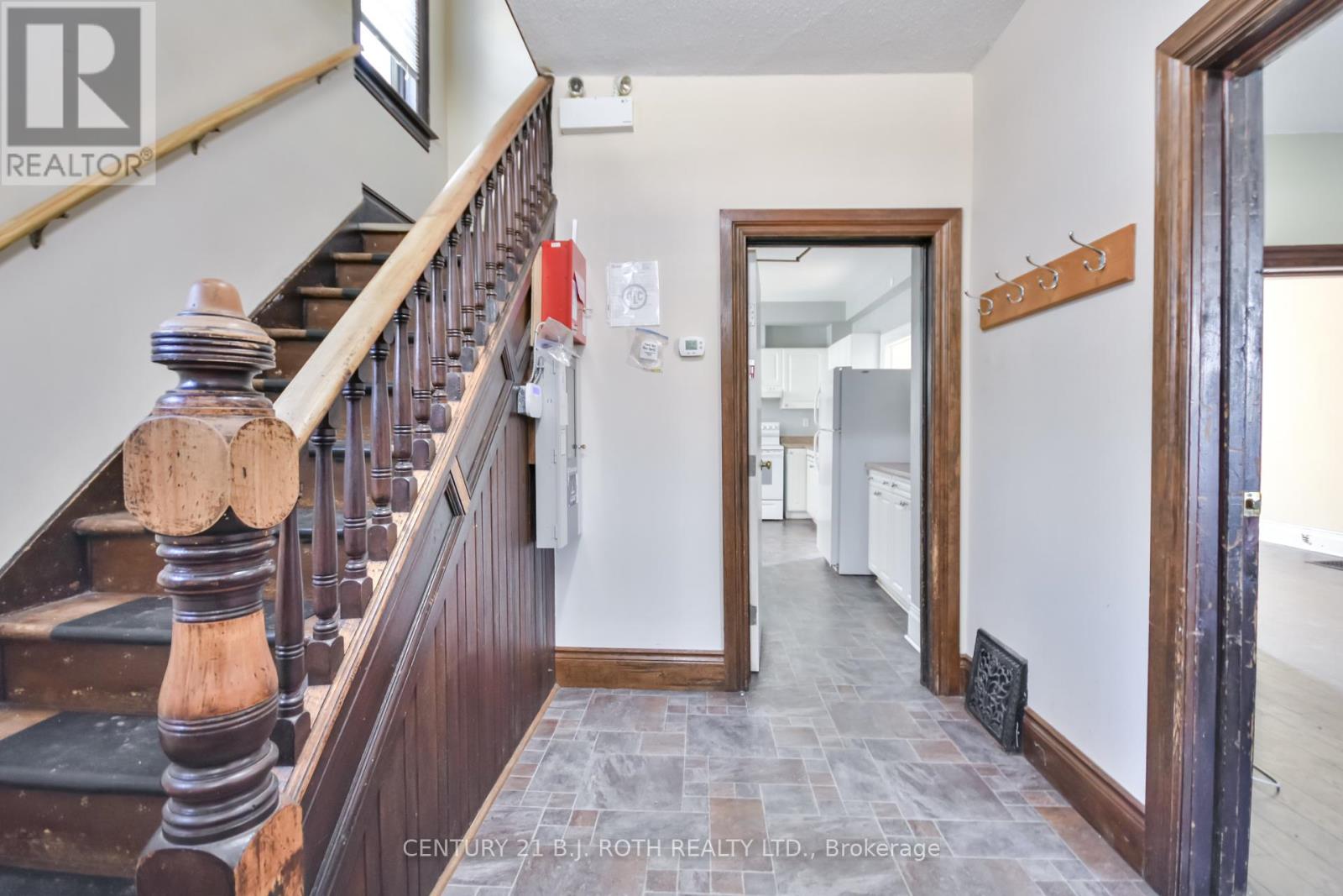 67 Nottawasaga Street, Orillia, Ontario  L3V 3J5 - Photo 3 - S12466043