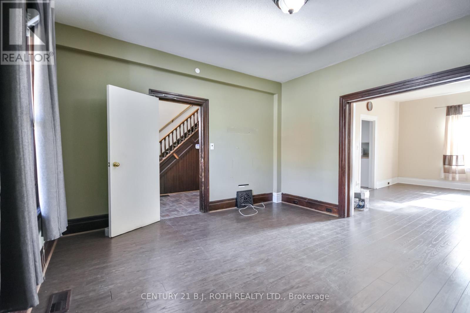 67 Nottawasaga Street, Orillia, Ontario  L3V 3J5 - Photo 6 - S12466043