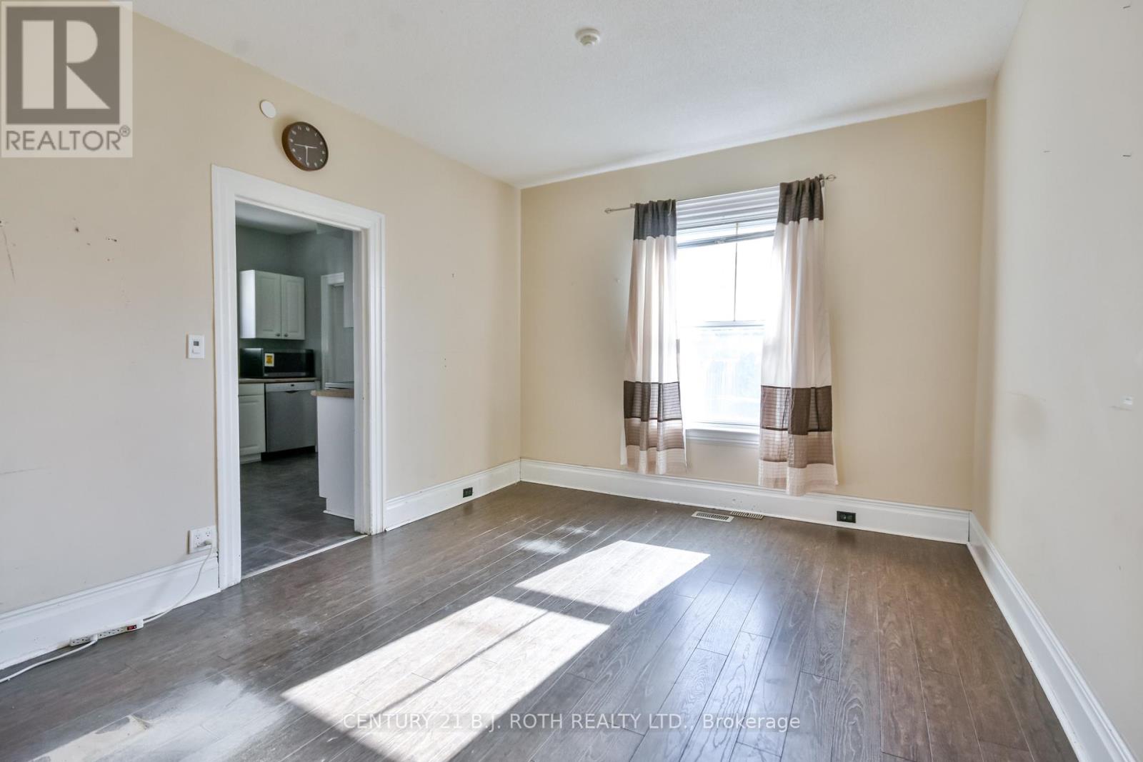 67 Nottawasaga Street, Orillia, Ontario  L3V 3J5 - Photo 9 - S12466043