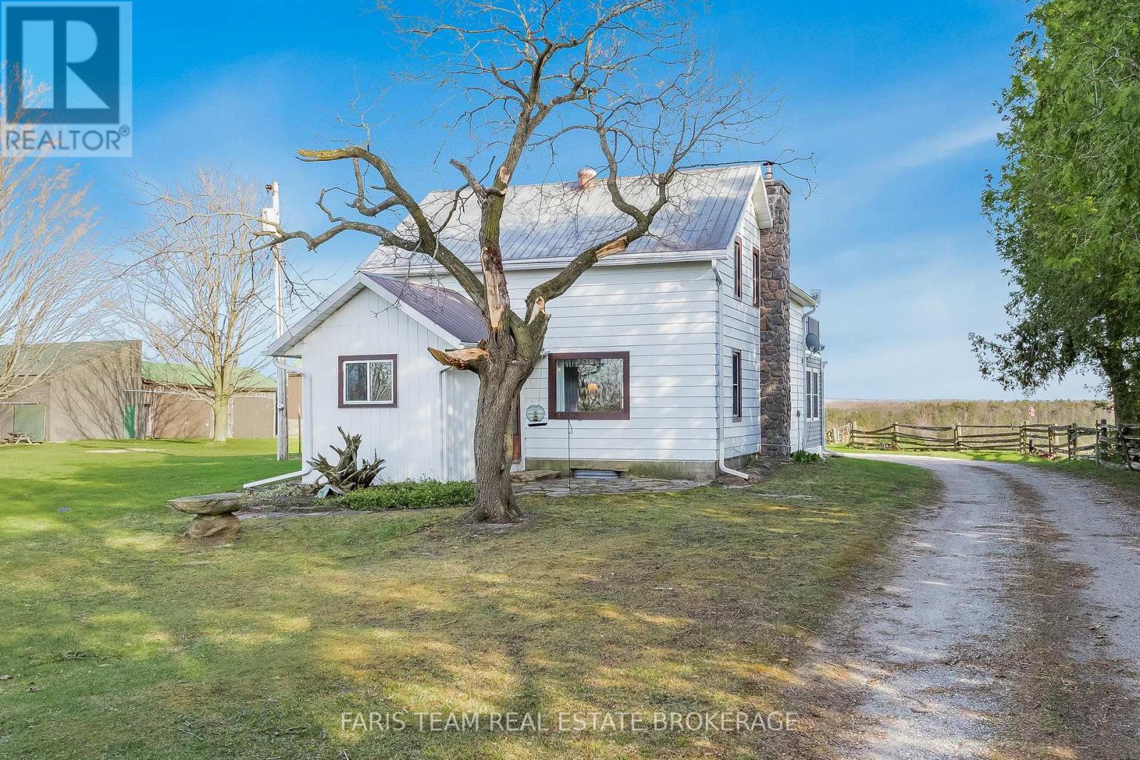 83 Hummingbird Hill Road, Oro-Medonte, Ontario  L0K 1N0 - Photo 4 - S12466079
