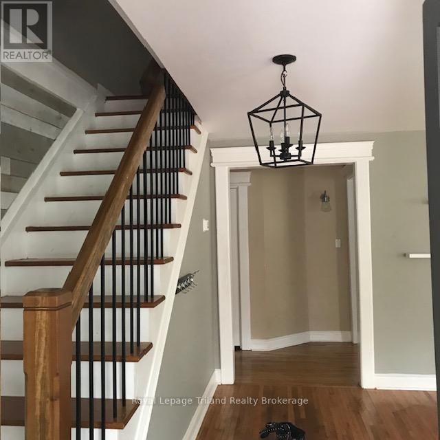 338 Smith Street, Central Elgin, Ontario  N5L 1C6 - Photo 5 - X12466164