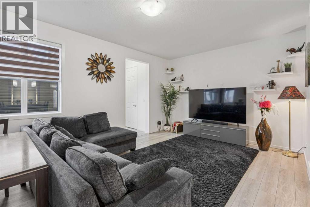 223 Carrington Circle Nw, Calgary, Alberta  T3P 0Y4 - Photo 11 - A2264624