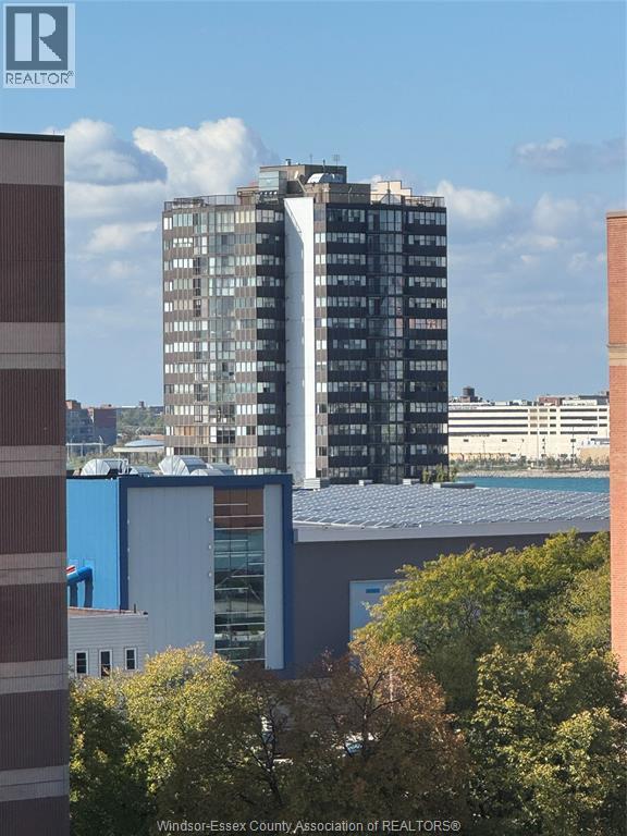 150 Park West Unit# 816, Windsor, Ontario  N9A 7A2 - Photo 1 - 25026313