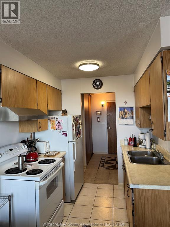 150 Park West Unit# 816, Windsor, Ontario  N9A 7A2 - Photo 4 - 25026313