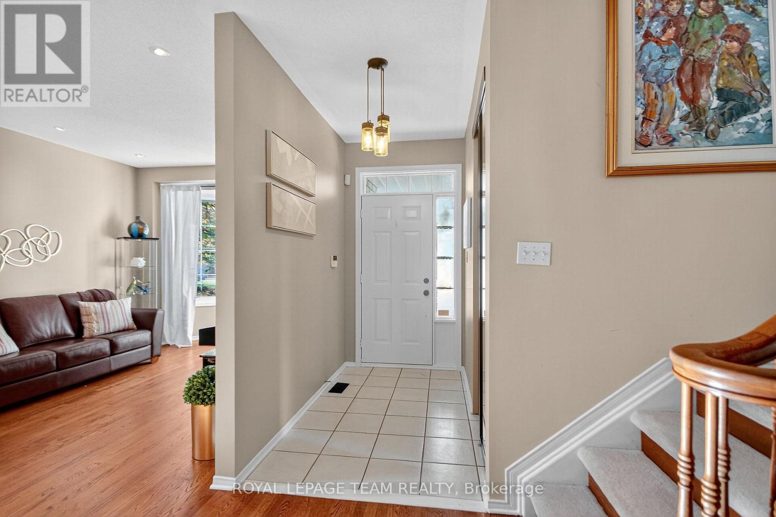 22 Birchfield Avenue, Ottawa, Ontario  K2M 2N5 - Photo 4 - X12434419
