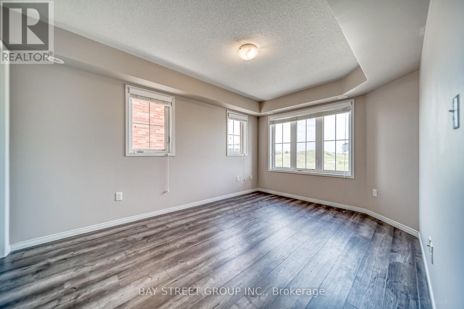 16 - 2444 Post Road, Oakville, Ontario  L6H 0J2 - Photo 17 - W12466028